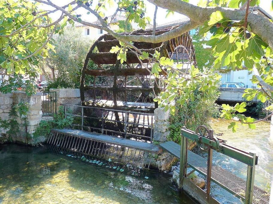 Apartmán Le Nid De Marius LʼIsle-sur-la-Sorgue Exteriér fotografie